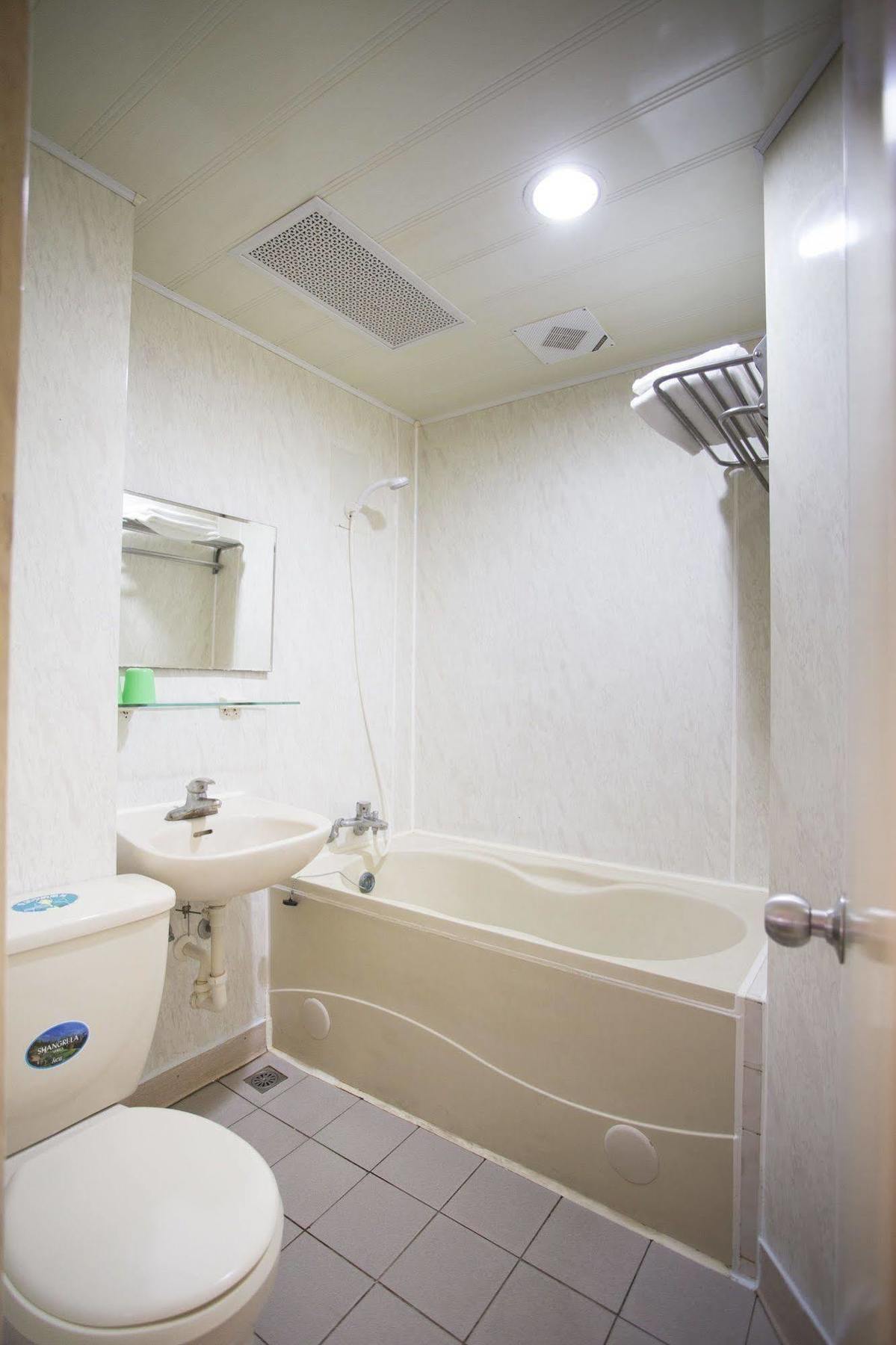 รุย กู โฮเทล Hotel เกาสง ภายนอก รูปภาพ
